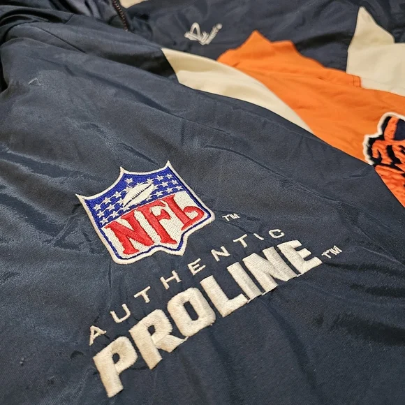 Vintage 90's NFL Pro Line Logo Athletic Double Sharktooth Chicago Bears Jacket - Picture 11 of 13